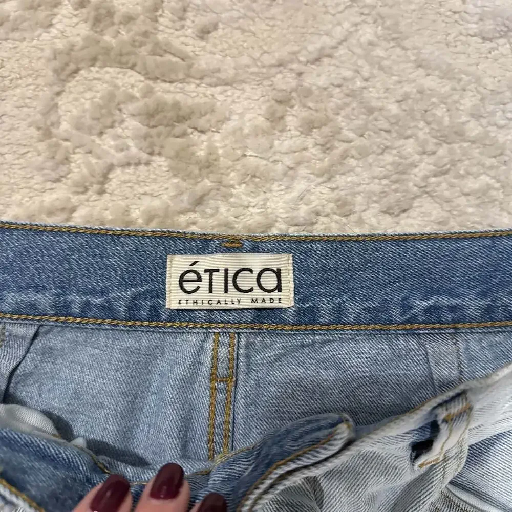Etica Marley Ultra High Rise Baggy Jeans Light Wash Size 29 Wide‎ Leg NWT